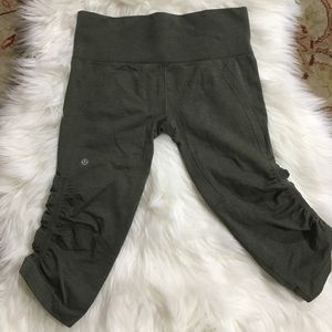 Lululemon workout capris